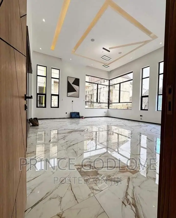 5bdrm Duplex in Asokoro for sale