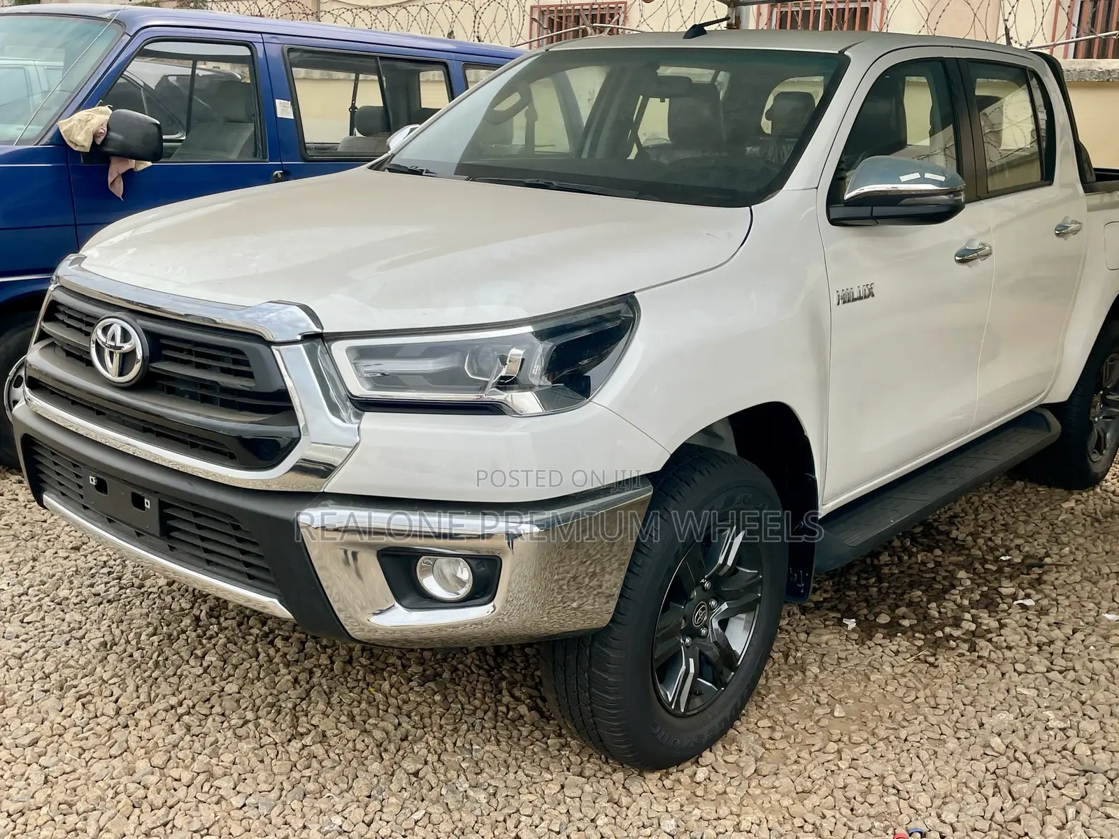 New Toyota Hilux 2023 White