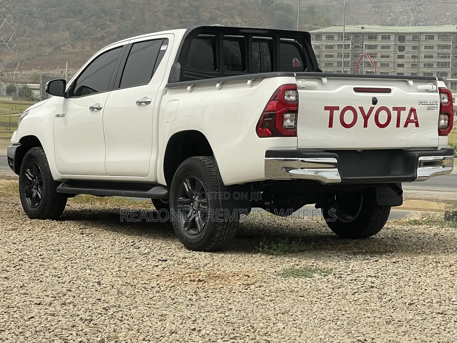 New Toyota Hilux 2023 White