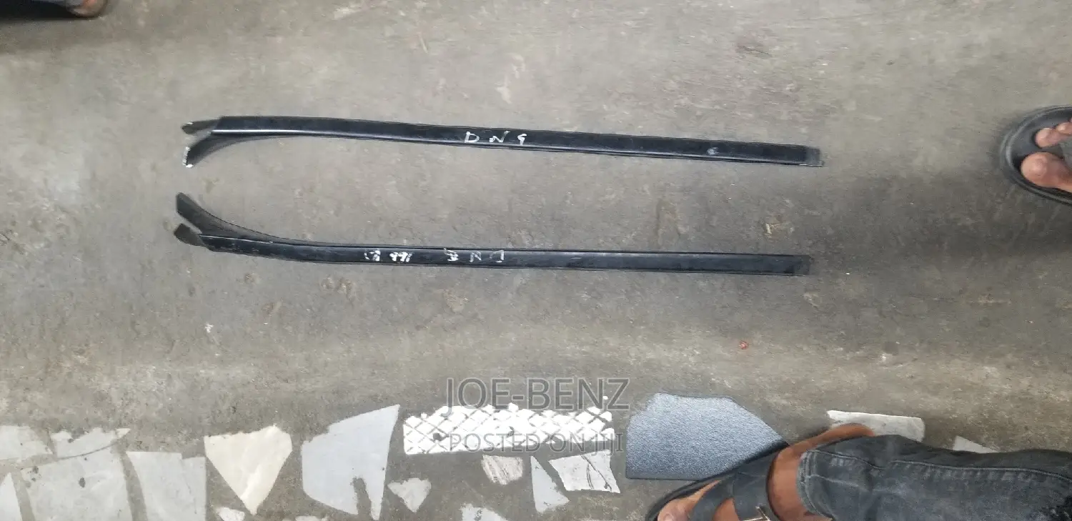 Ml350 2013 Set of Windscreen Crome