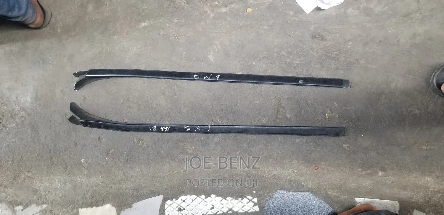 Ml350 2013 Set of Windscreen Crome