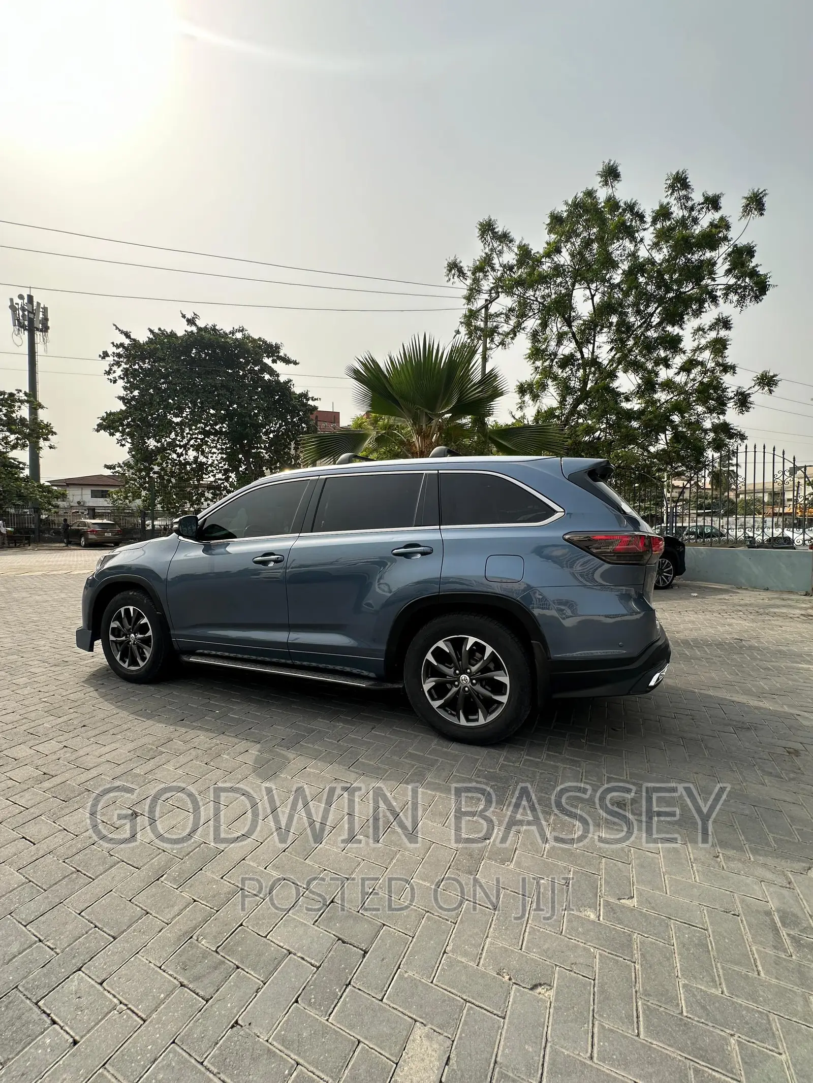 2018 Toyota Highlander Available on Self Drive