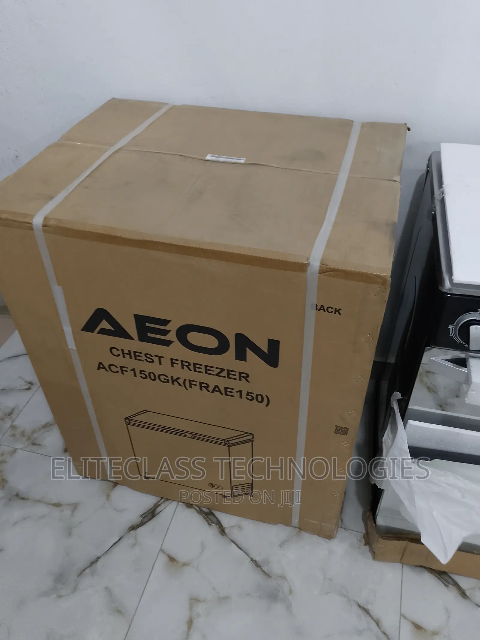 Aeon Key and Lock 147L Chest Freezer Acf150gk