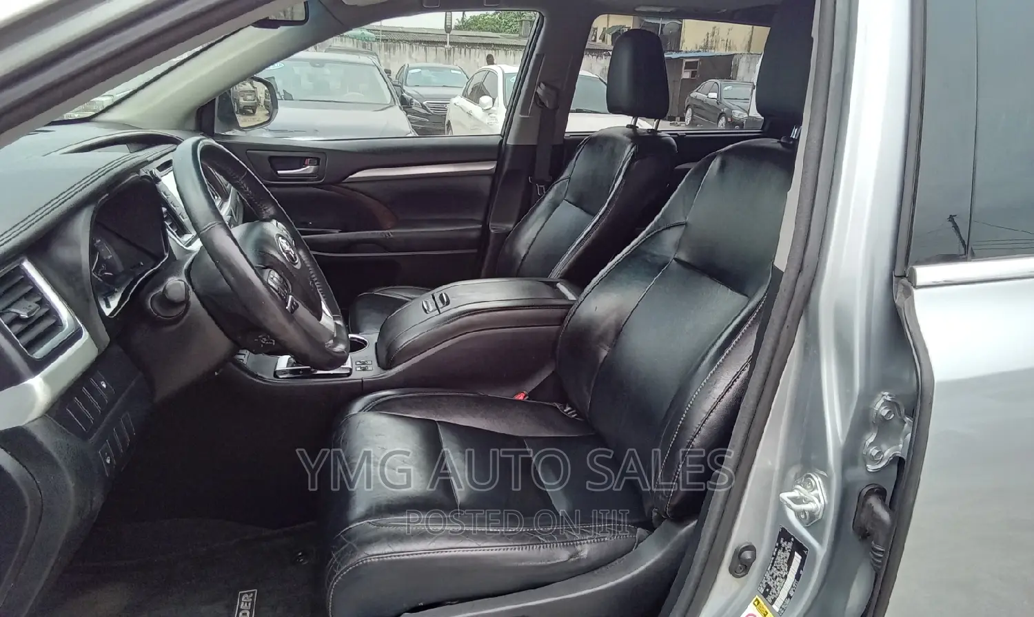 Toyota Highlander XLE 4dr SUV AWD (3.5L 6cyl 6A) 2014 Silver
