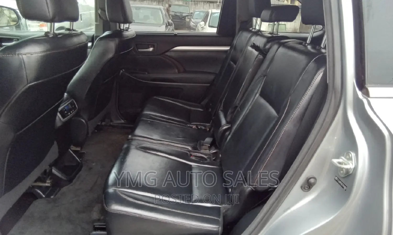 Toyota Highlander XLE 4dr SUV AWD (3.5L 6cyl 6A) 2014 Silver