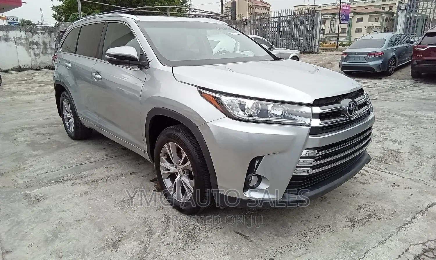 Toyota Highlander XLE 4dr SUV AWD (3.5L 6cyl 6A) 2014 Silver