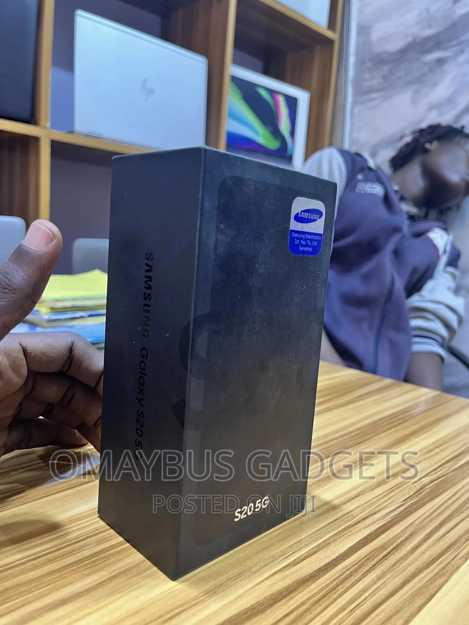New Samsung Galaxy S20 128 GB Blue