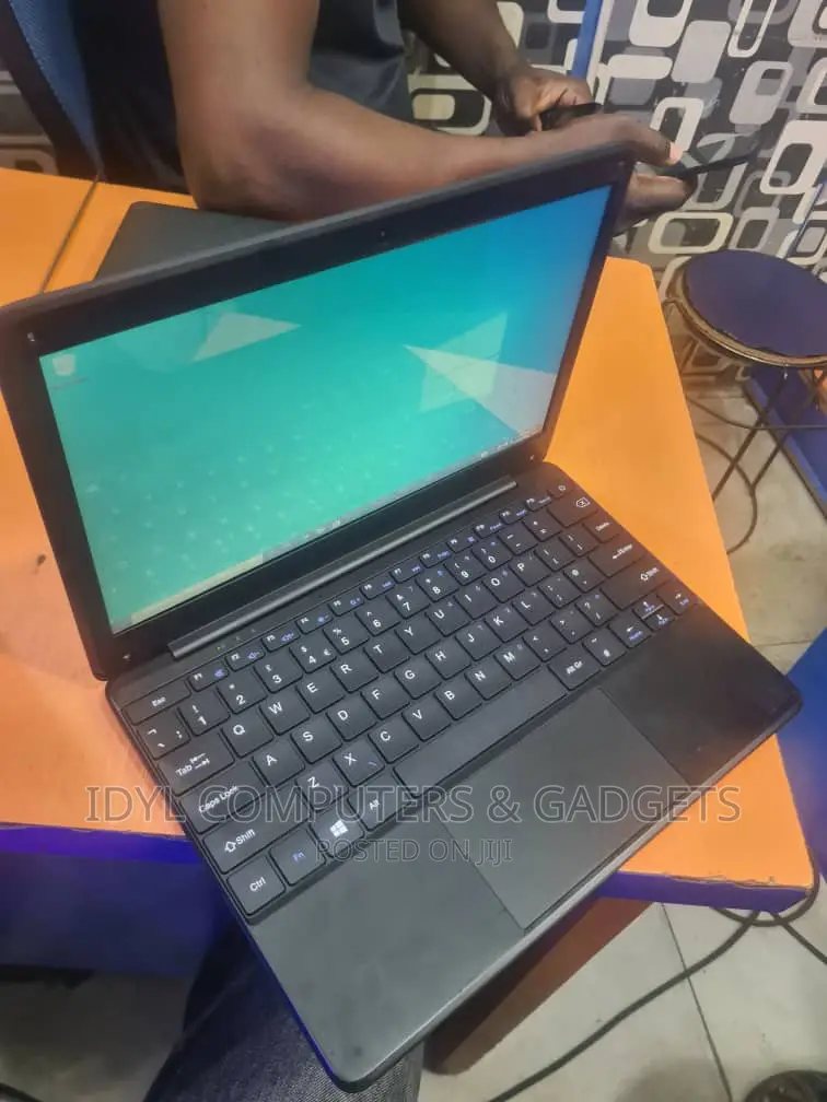 Laptop Geo Geobook 1E 4GB Intel Celeron SSD 60GB