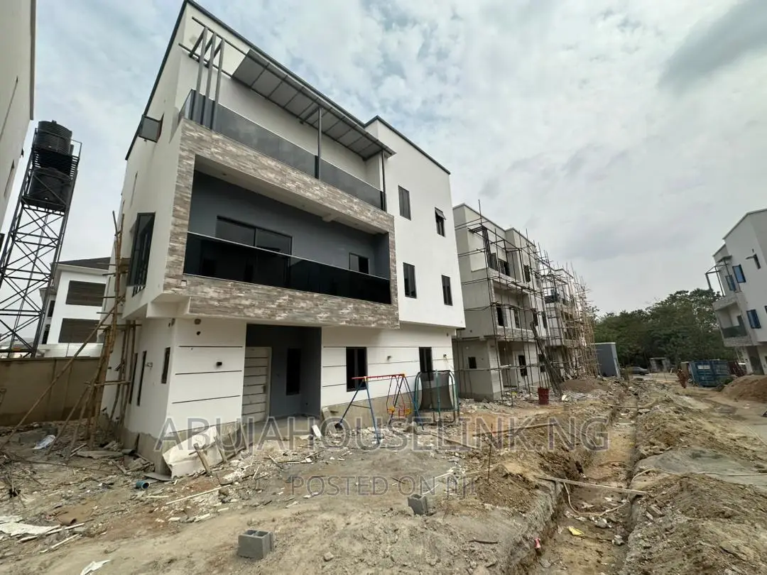 5bdrm Duplex in Guzape Main Abuja for sale