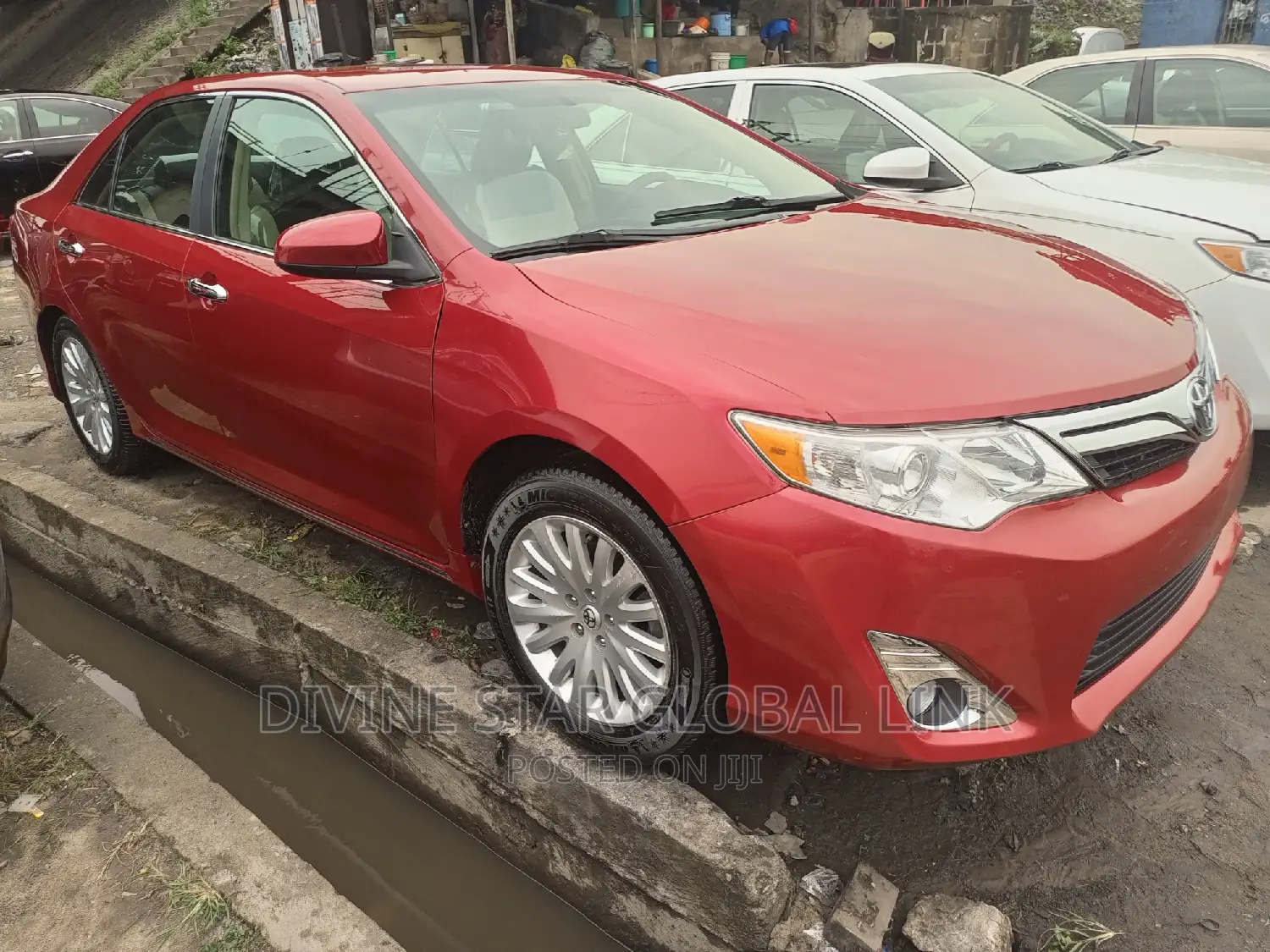Toyota Camry LE 4dr Sedan (2.5L 4cyl 6A) 2013 Red
