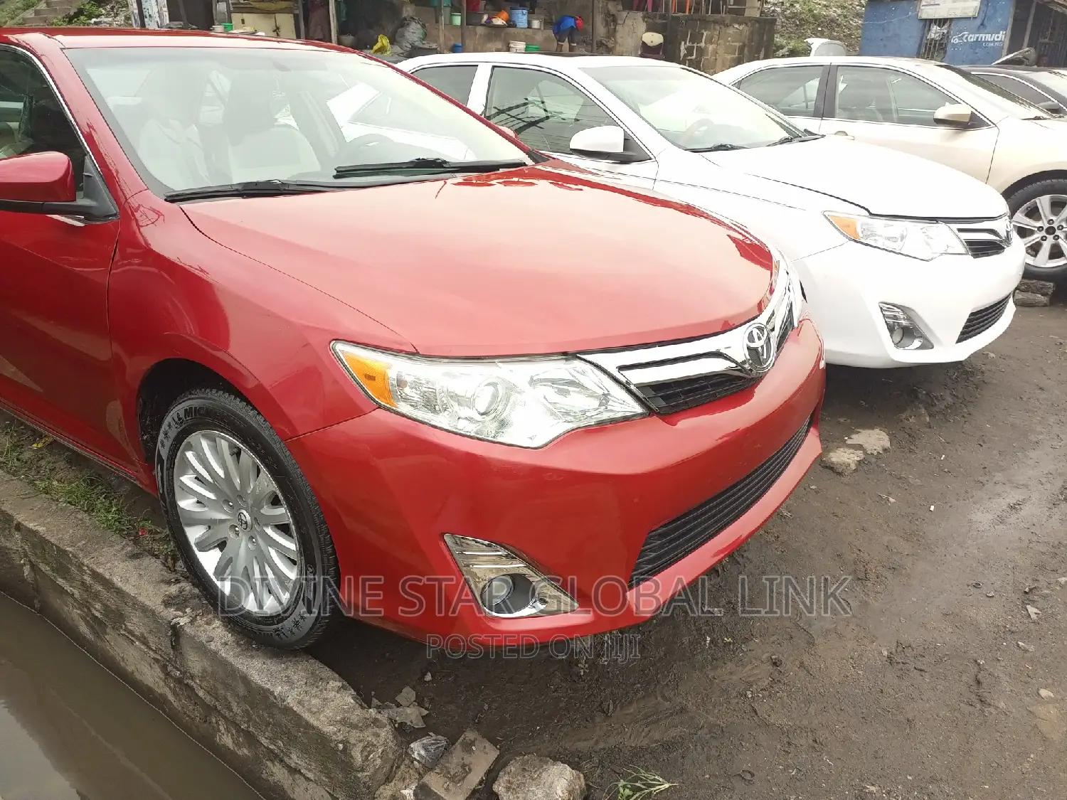 Toyota Camry LE 4dr Sedan (2.5L 4cyl 6A) 2013 Red