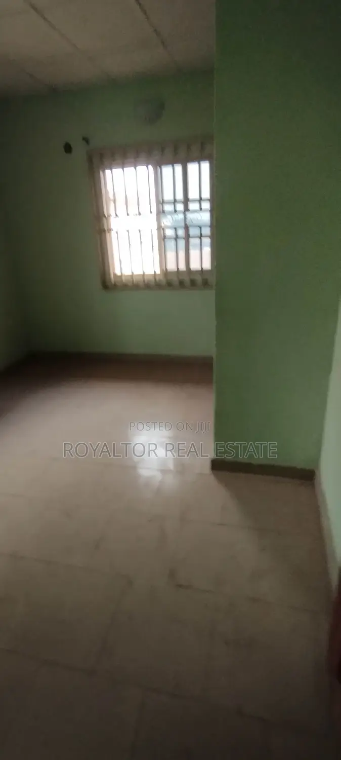 2bdrm Block of Flats in Royaltor, Benin City for sale