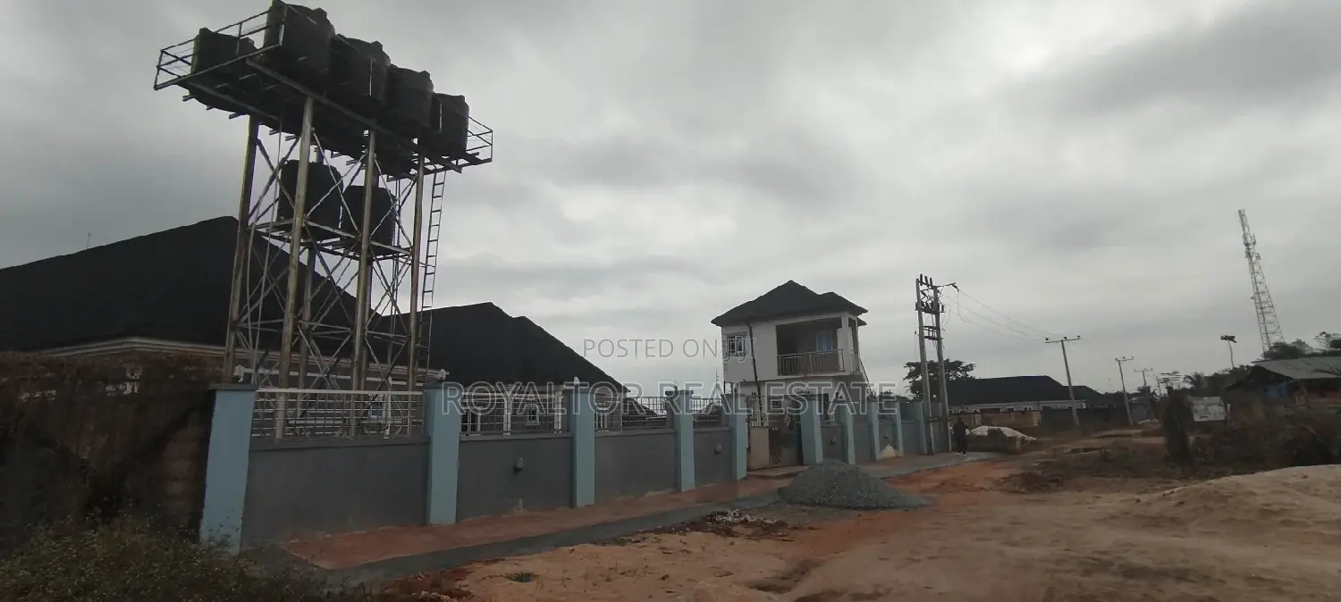 2bdrm Block of Flats in Royaltor, Benin City for sale
