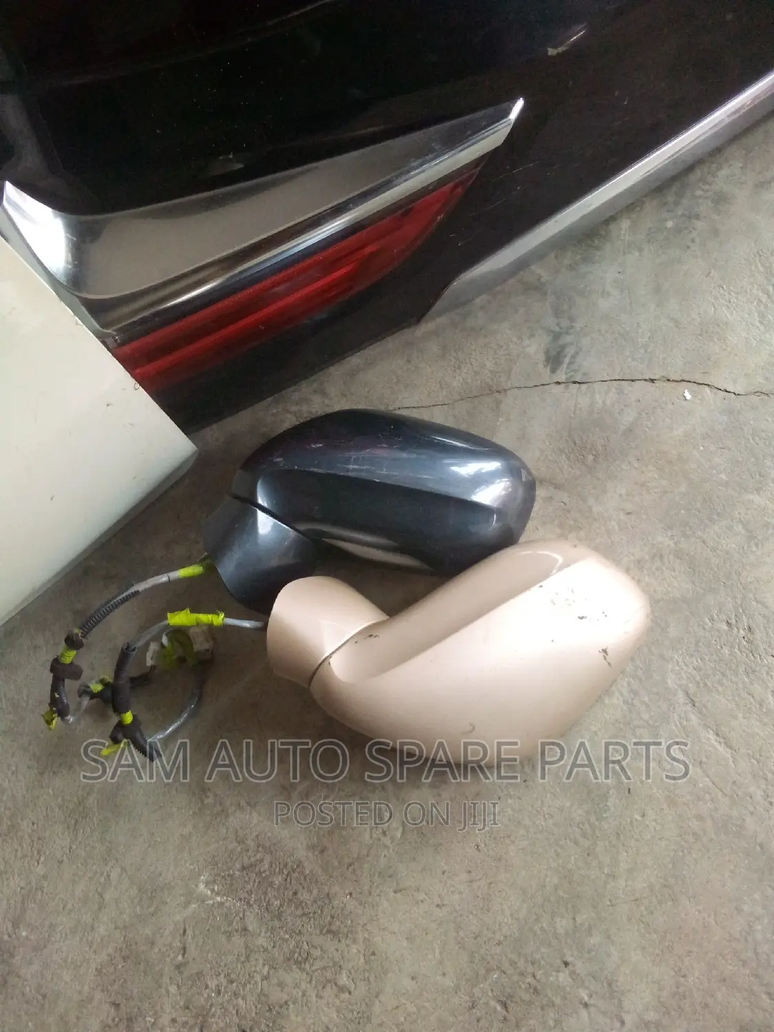 Lexus Es 350 08 Side Mirror the Two Side