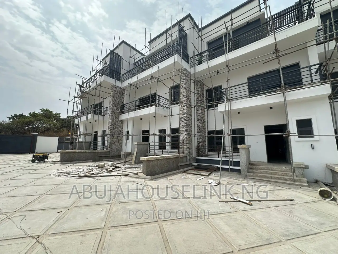 4bdrm Duplex in Guzape Main Abuja for sale