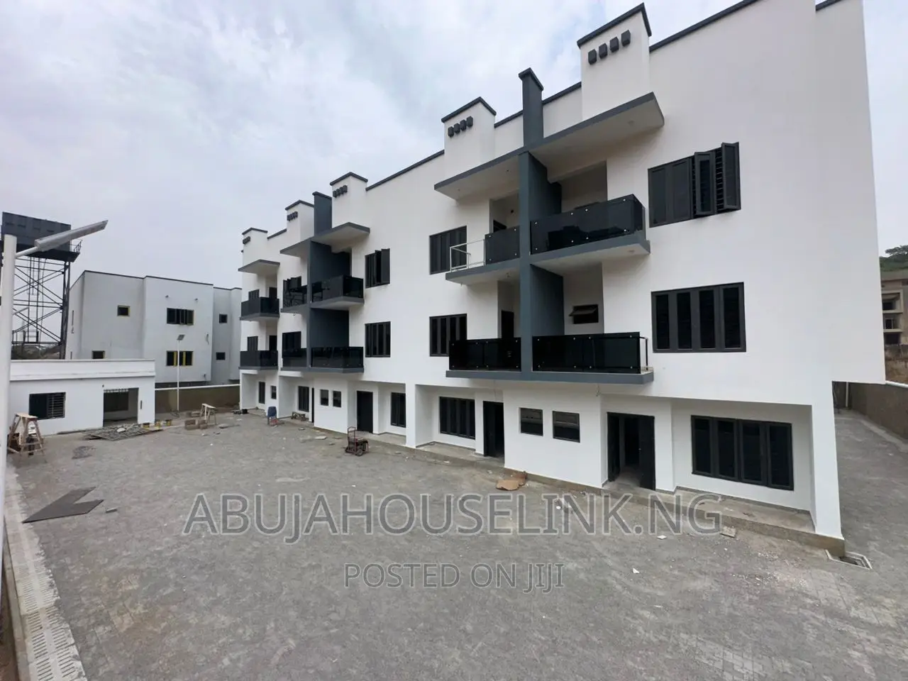 4bdrm Duplex in Guzape Main Abuja for sale