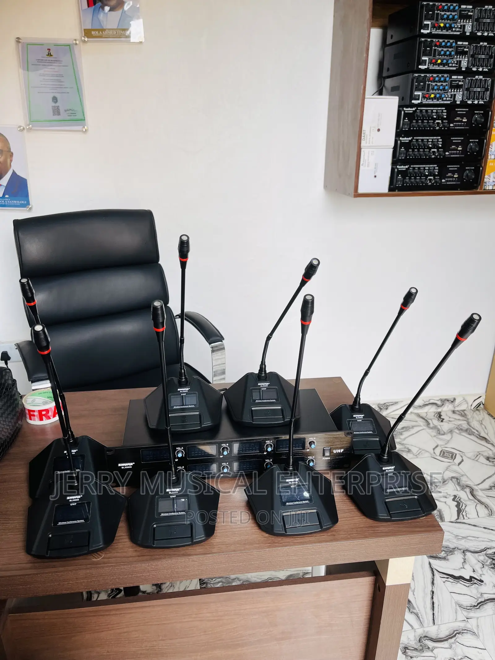 Shure 8in1 Conference Wireless Microphone