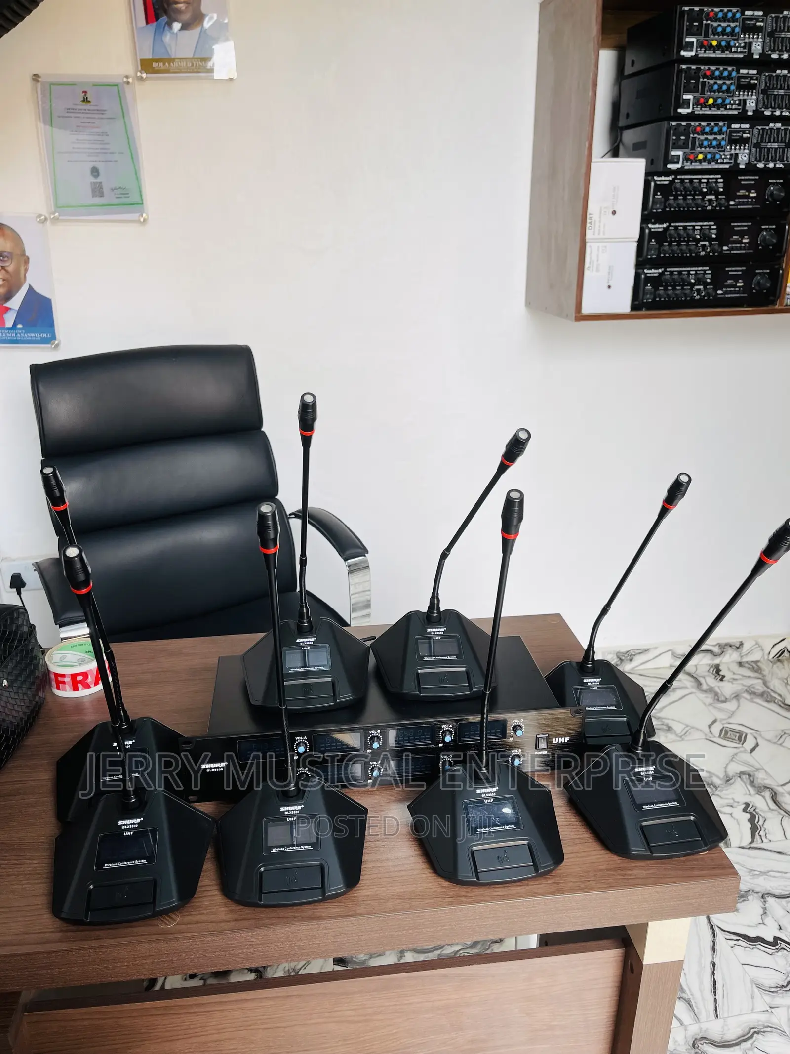 Shure 8in1 Conference Wireless Microphone