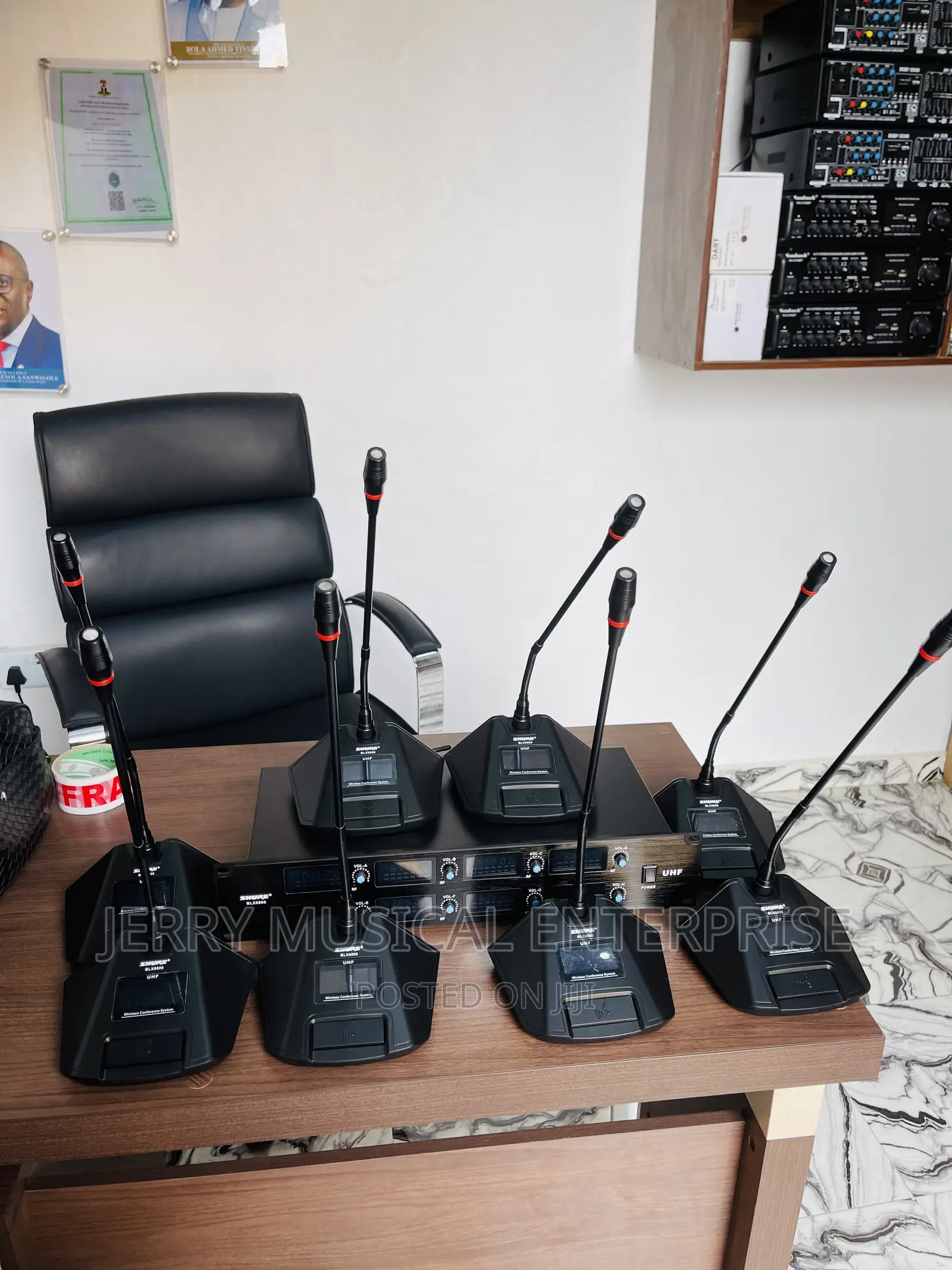 Shure 8in1 Conference Wireless Microphone