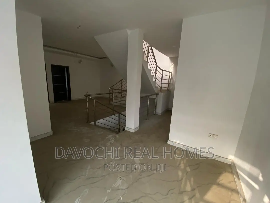 5bdrm Duplex in Chevron Second Toll, Lekki for rent