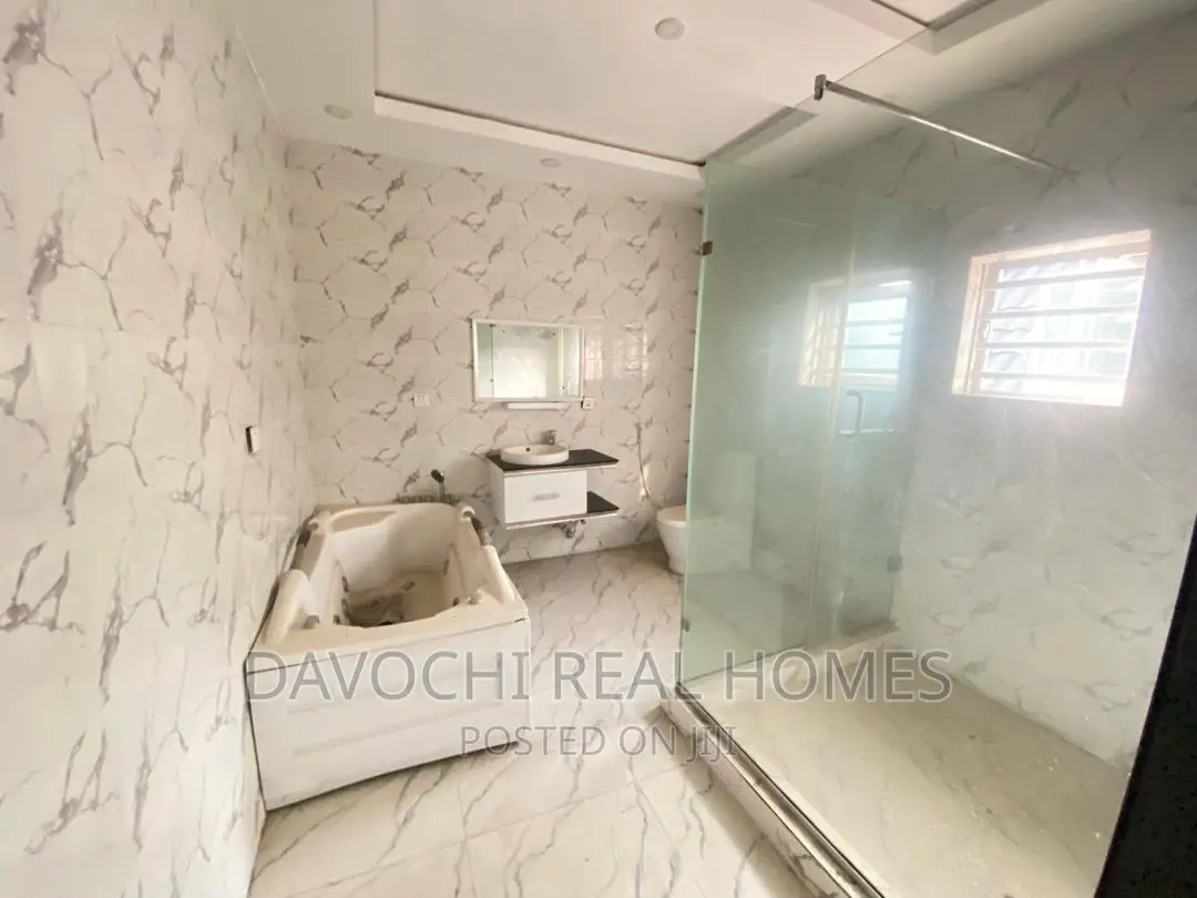 5bdrm Duplex in Chevron Second Toll, Lekki for rent