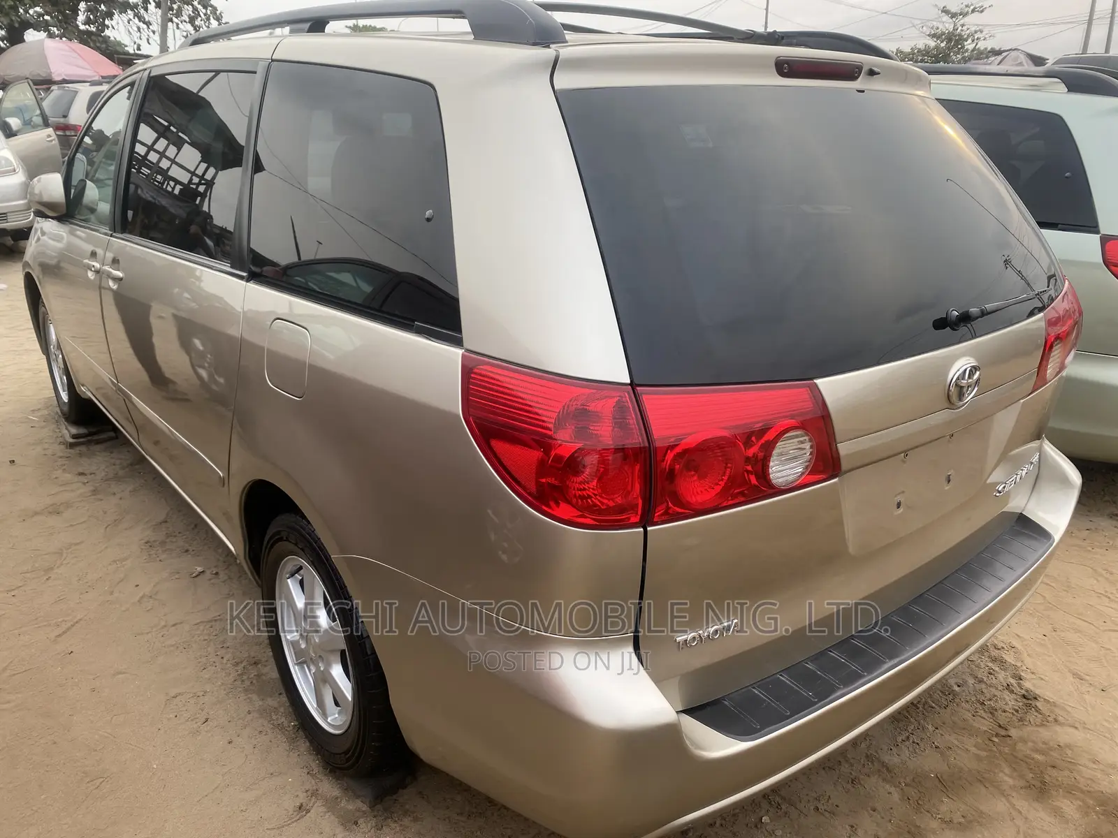 Toyota Sienna XLE FWD 2006 Gold