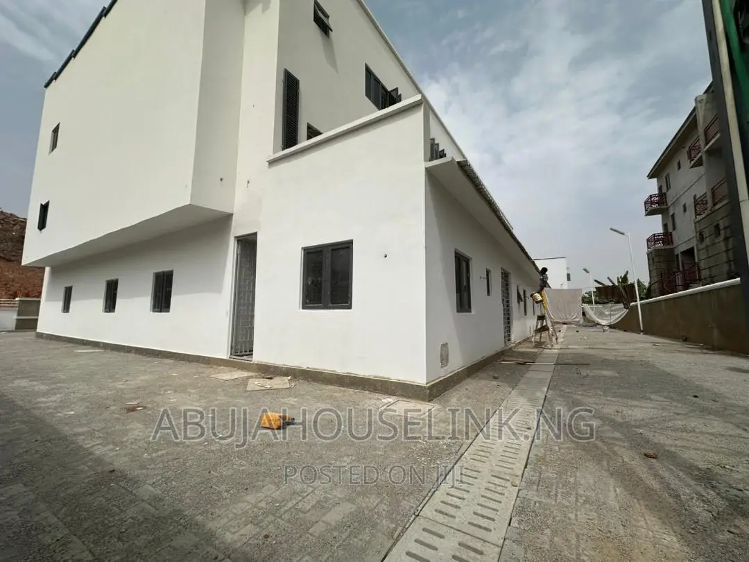 4bdrm Duplex in Guzape Main Abuja for sale