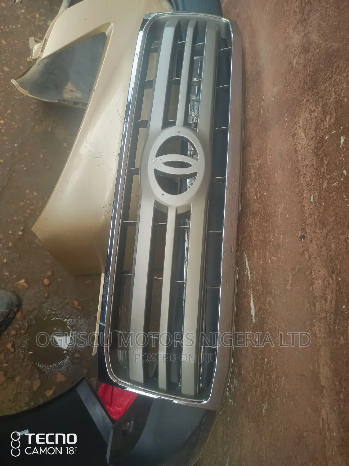 Font Grille Land Cruise 2005 to 2007 Model