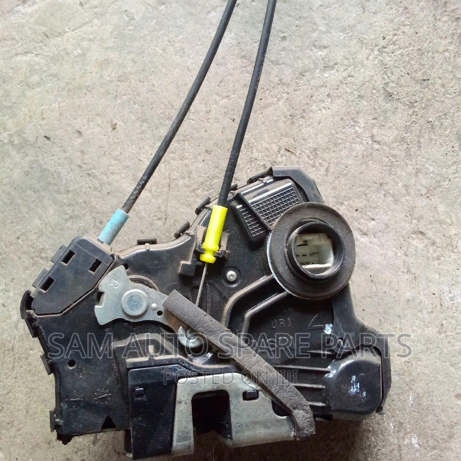 Toyota Venza Door Catcher Front Right 2014 Model