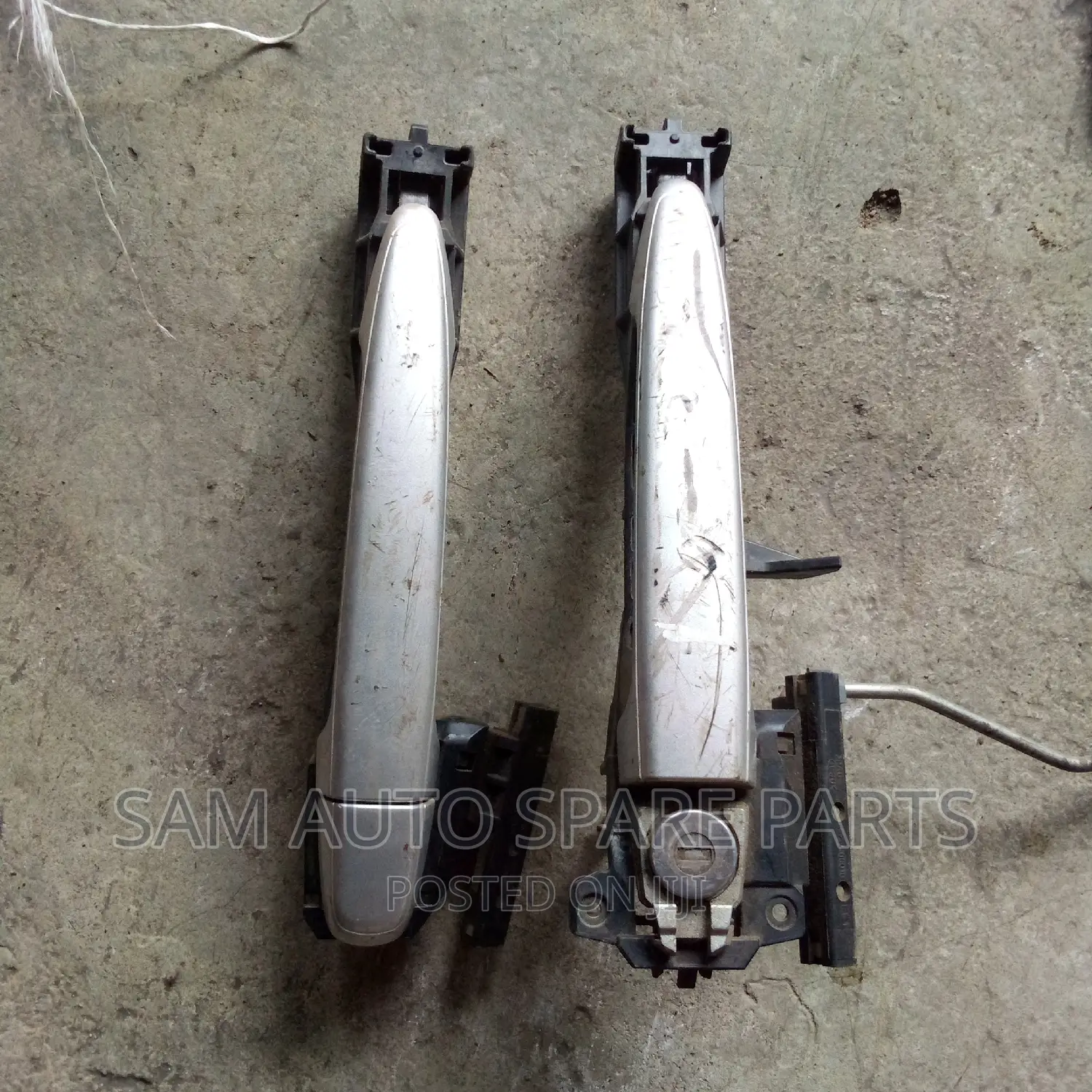 Toyota Camry 010 Door Handle Front Left and Back Left