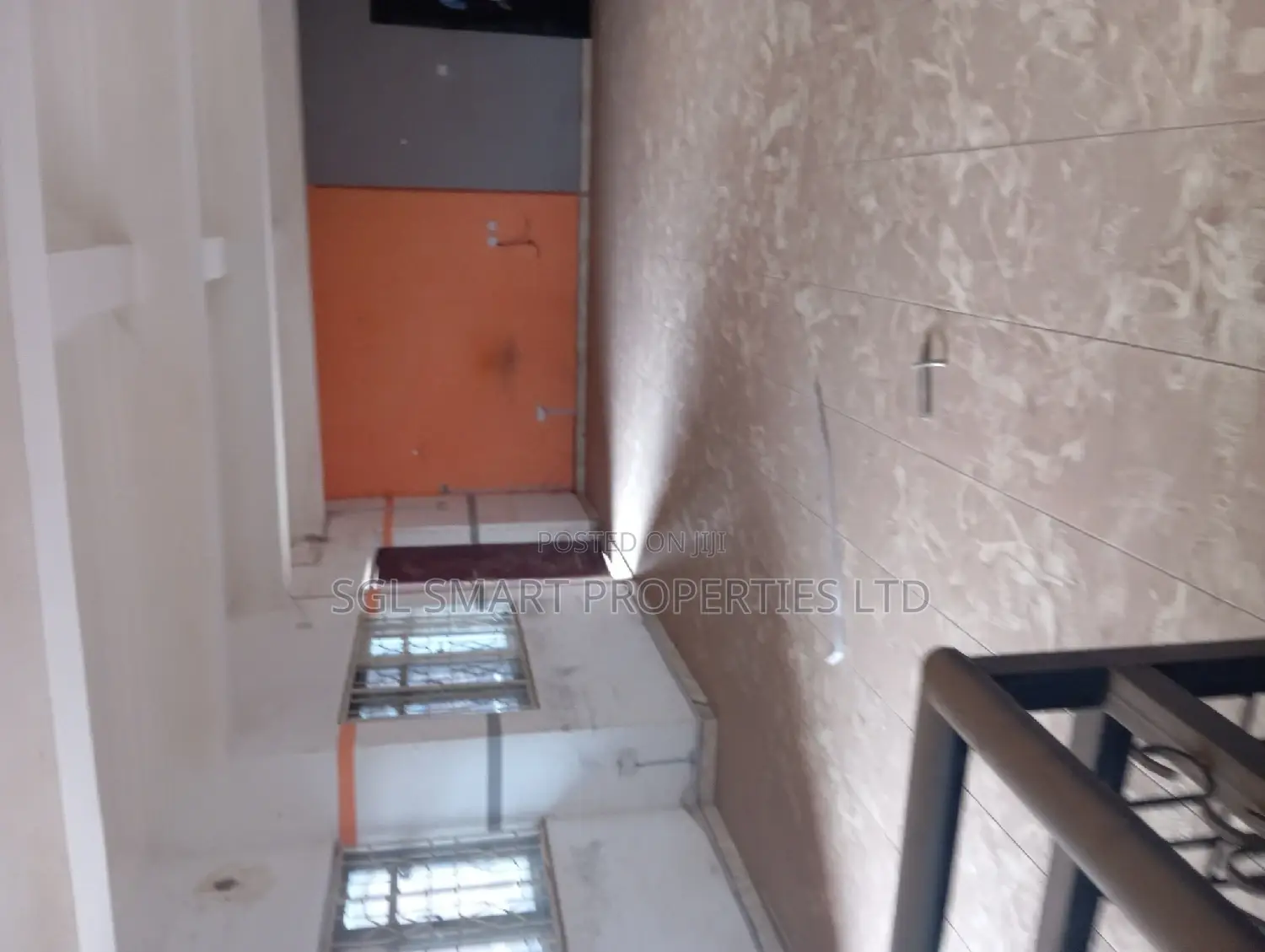 Warehouse to Let at Ziks Avenue