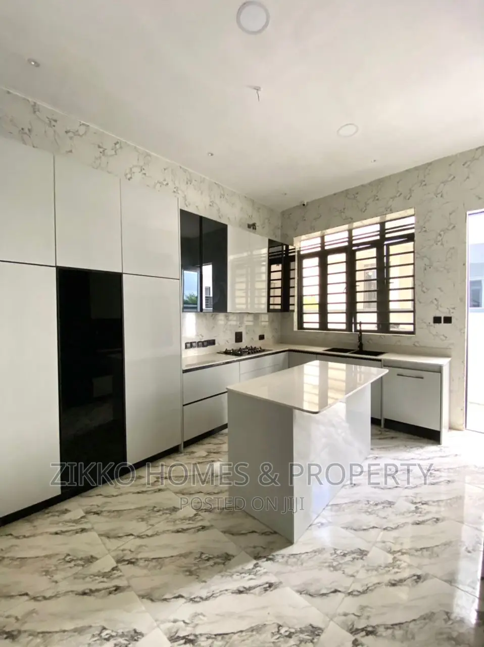 5bdrm Duplex in Ikate, Lekki for sale