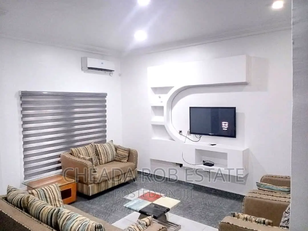 Special Luxury 2bedroom Shortlet With 24hrs Light in Stadium