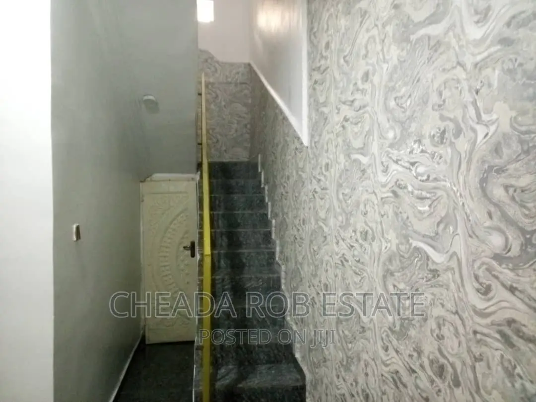 Special Luxury 2bedroom Shortlet With 24hrs Light in Stadium