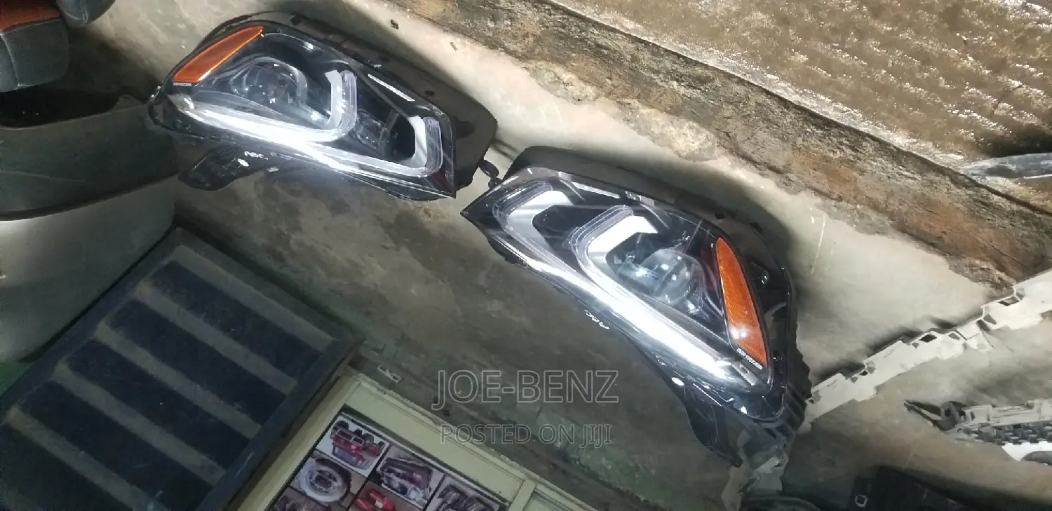 GLE63 2023 AMG Coupe (167) Complete Set of Headlights