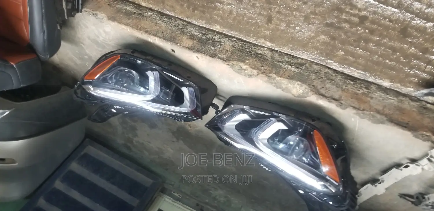 GLE63 2023 AMG Coupe (167) Complete Set of Headlights