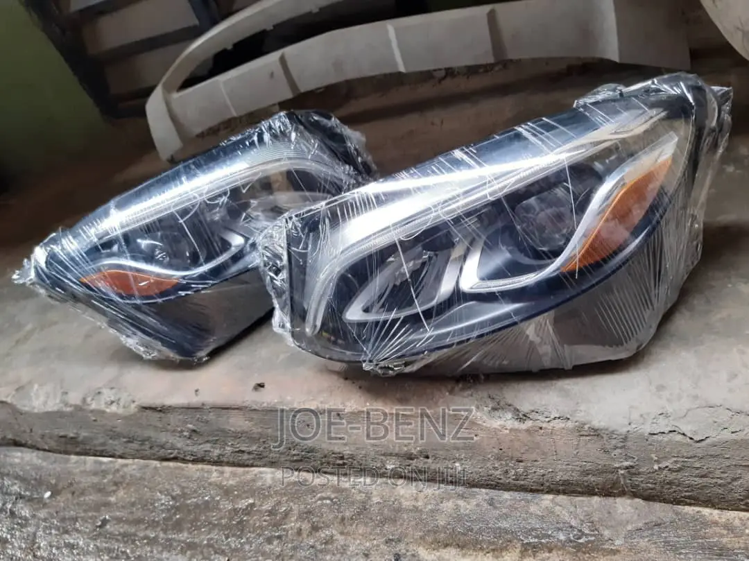 GLC300 2016 Single Charger American Headlight
