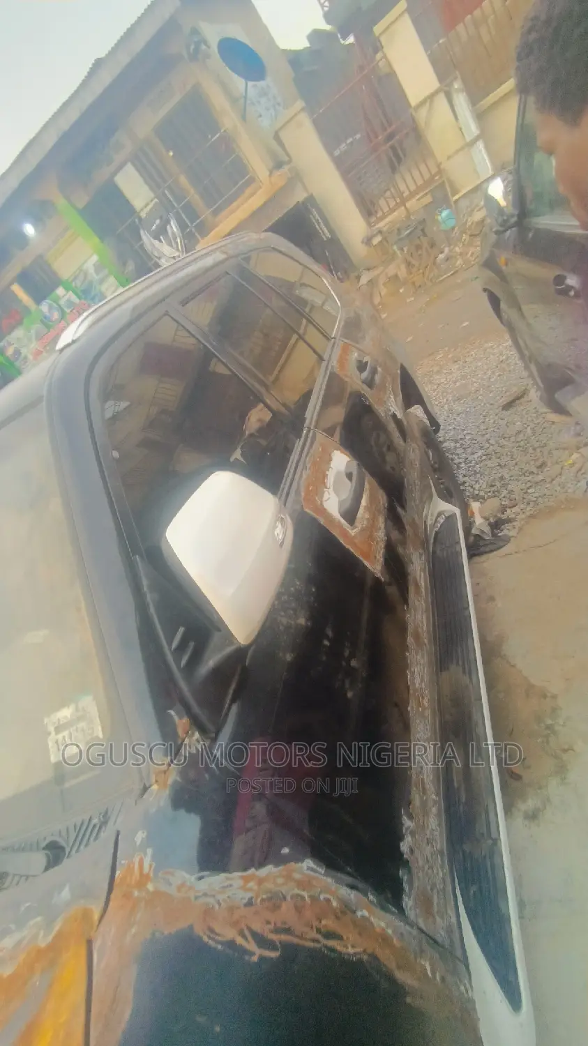 Land Cruiser 2000 to 2005 Upgrade to LX570 2020 Model