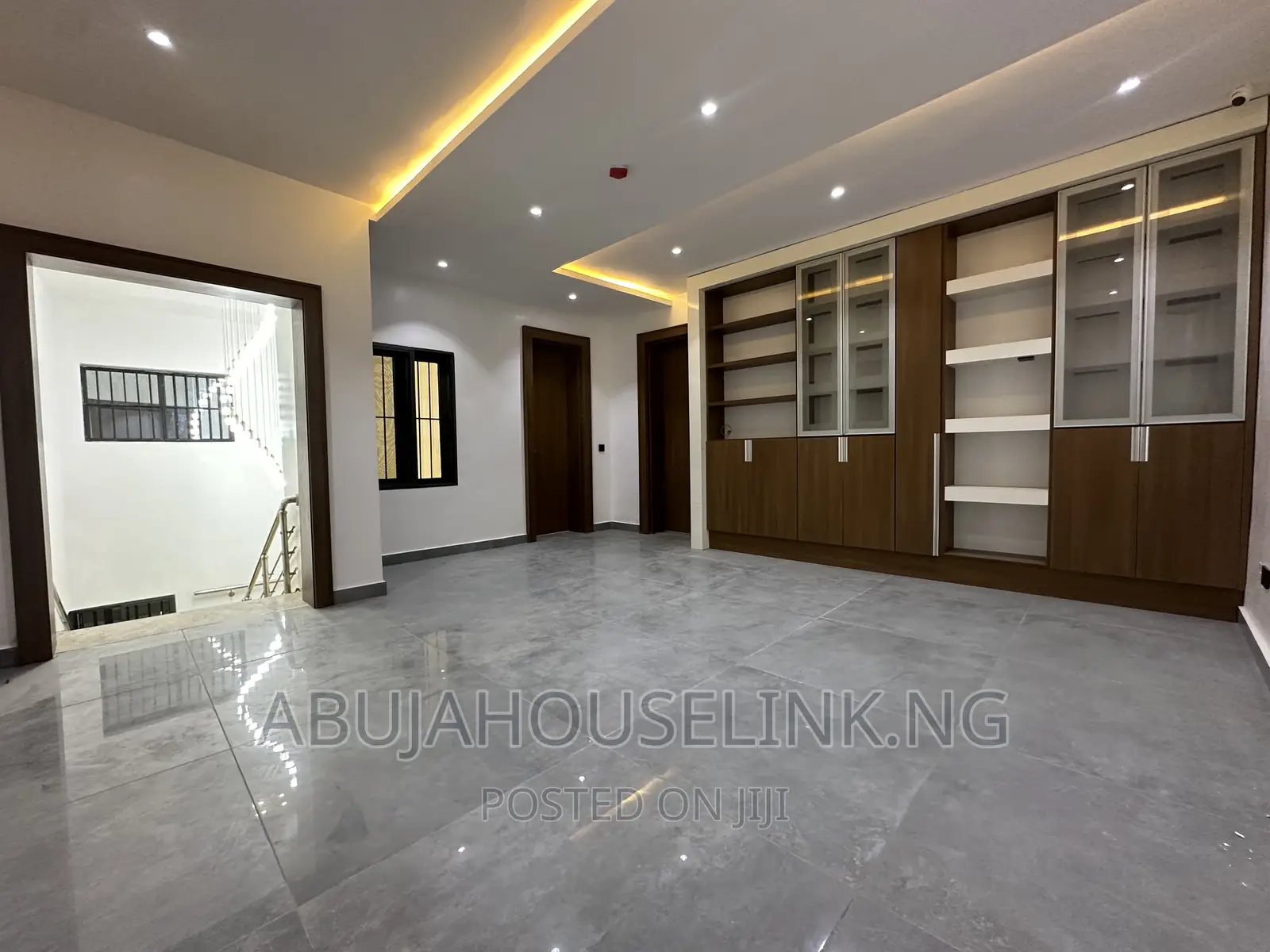6bdrm Duplex in Guzape Abuja for sale