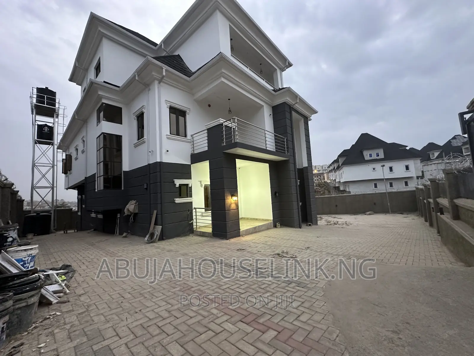 6bdrm Duplex in Guzape Abuja for sale
