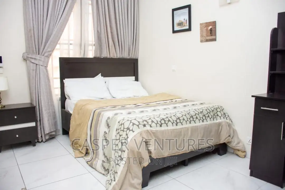 Furnished 5bdrm Duplex in Chevron for sale