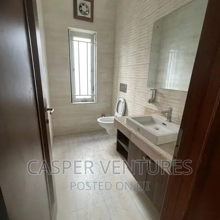 4bdrm Duplex in Chevron for rent