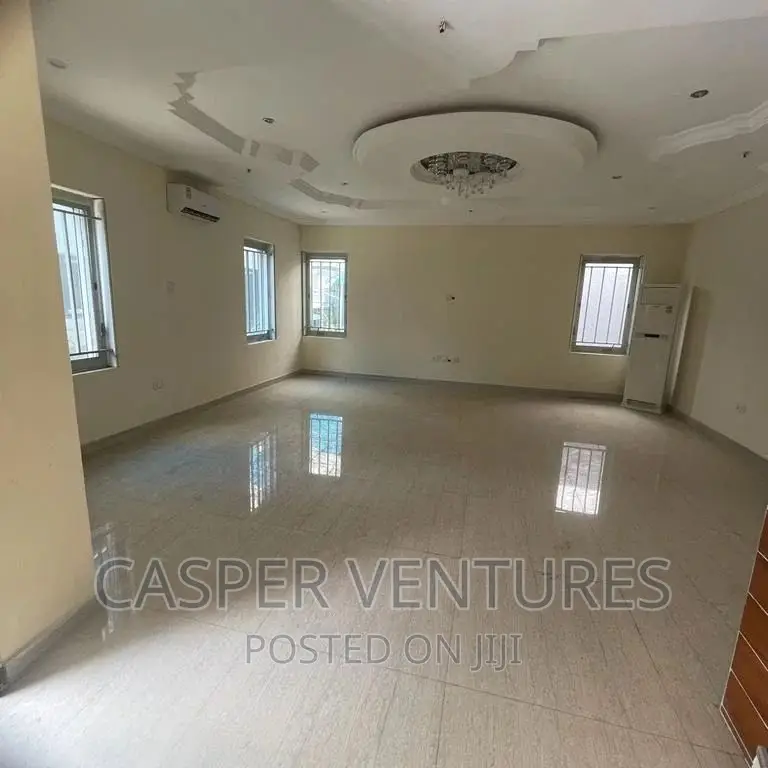 4bdrm Duplex in Chevron for rent