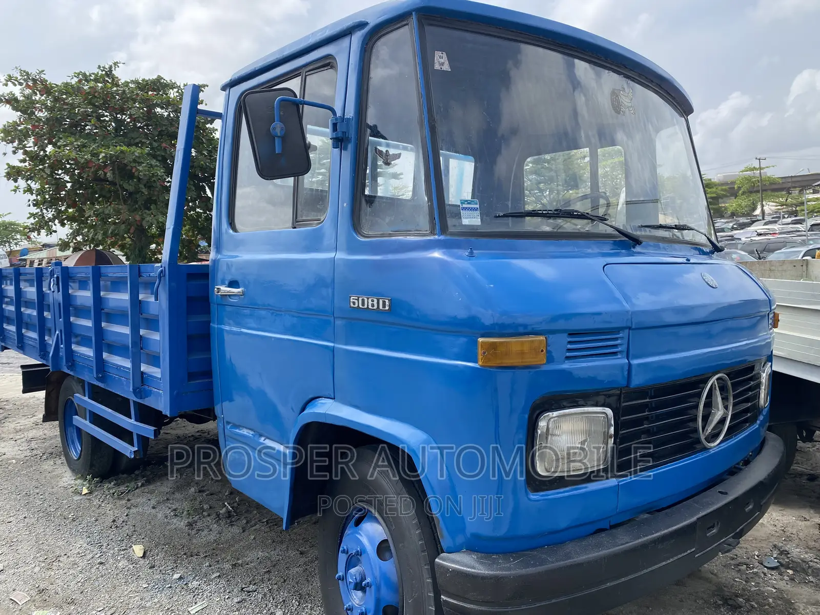 Mercedes Benz 608 Truck