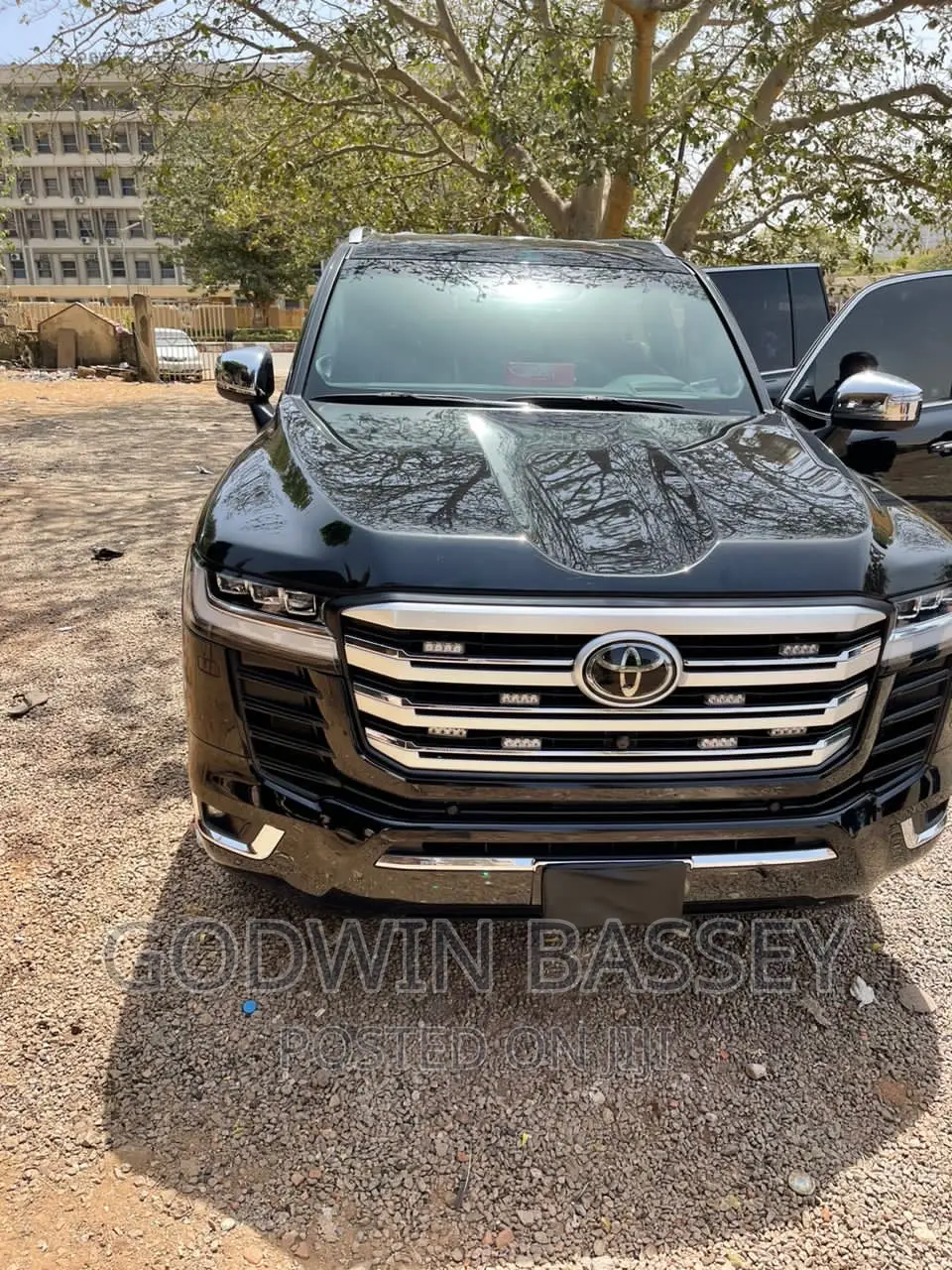 2022 New Face Landcruiser Available for Hire