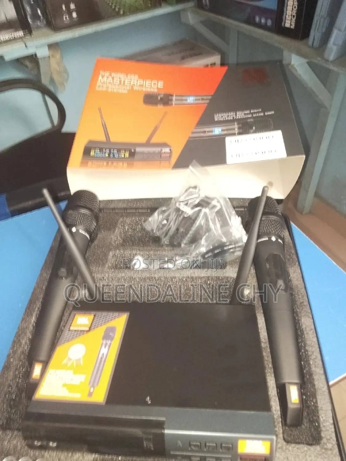 URX9900 Wireless Microphone