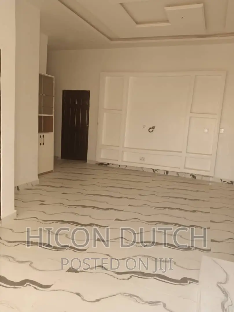 2bdrm Block of Flats in Paradise Estate, Life Camp for rent