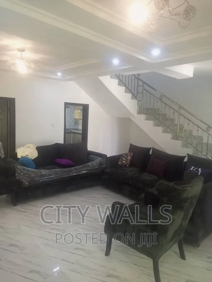 Furnished 4bdrm Townhouse / Terrace in Meridian Park Estate, Awoyaya