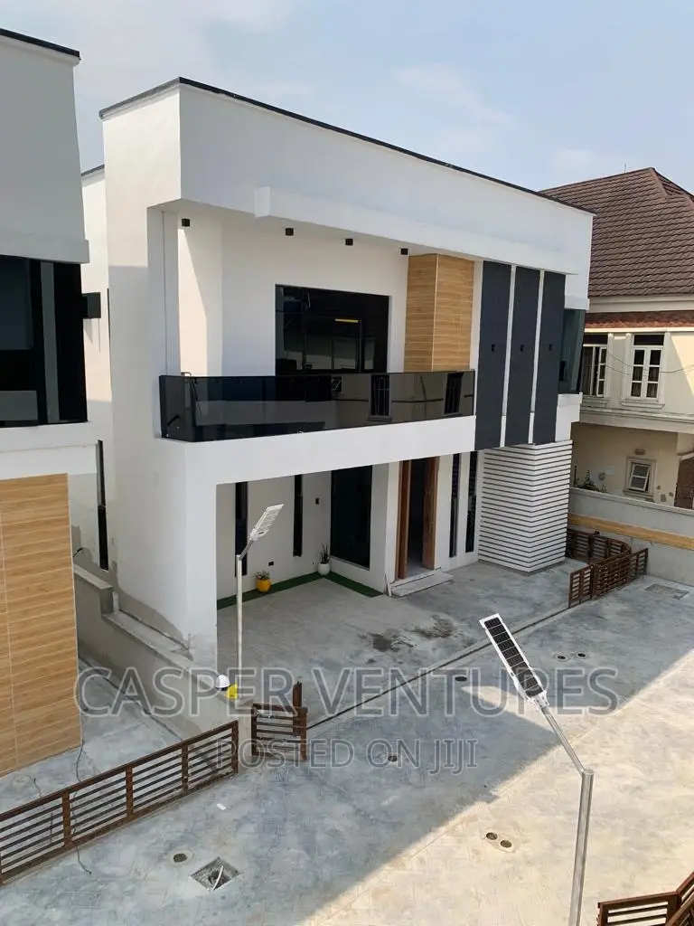 5bdrm Duplex in Chevron for sale