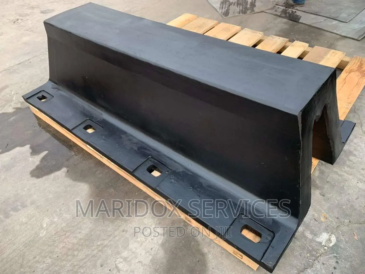 Marine v Fender, 300hx1000l